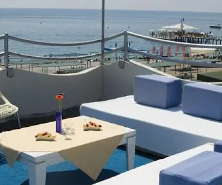 Szálloda Aquabella Beach